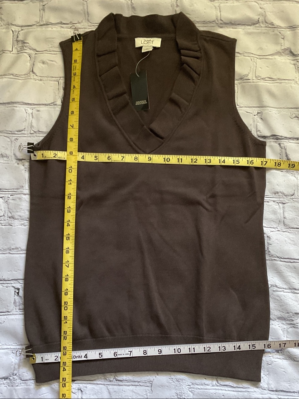 NWT Size Medium LOFT Chocolate Brown Ruffled V-Neck Sleeveless Knit Shirt - Picture 4 of 7